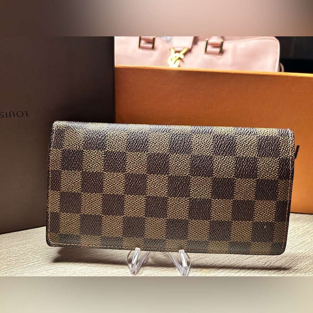 Authentic Louis Vuitton Brazza Wallet Damier Excellent Condition